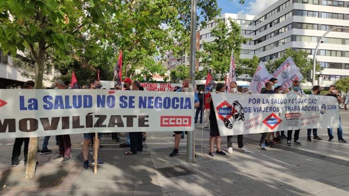 Trabajadores de Metro de Madrid exigen Justicia a las puertas de Plaza de Castilla