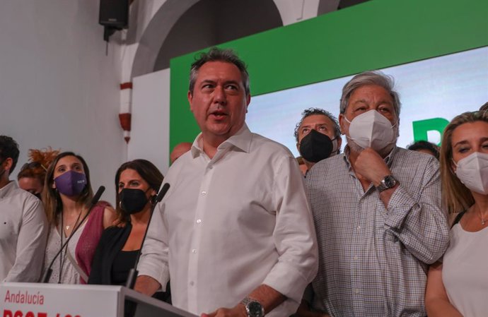 L'alcalde de Sevilla, Juan Espadas, guanyador de les primries del PSOE-A.