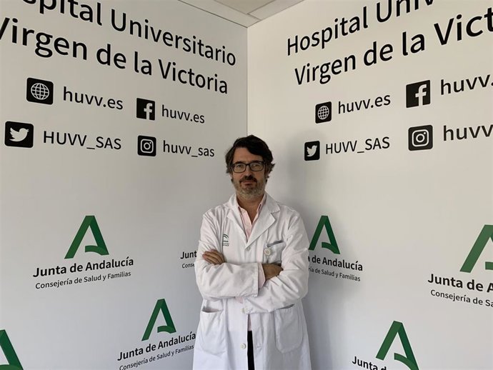 El doctor Carlos Porras asume la jefatura del servicio de Cirugía Cardiaca del Hospital Virgen de la Victoria de Málaga