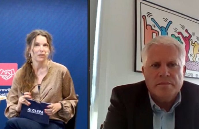 La secretaria general de Clepa, Sigrid de Vries, y el presidente Thorsten Muschal.