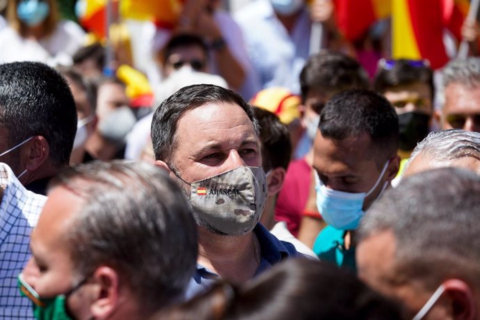 El líder de Vox, Santiago Abascal, participa en una concentració contra els indults als presos del procés a la plaa Colón de Madrid.