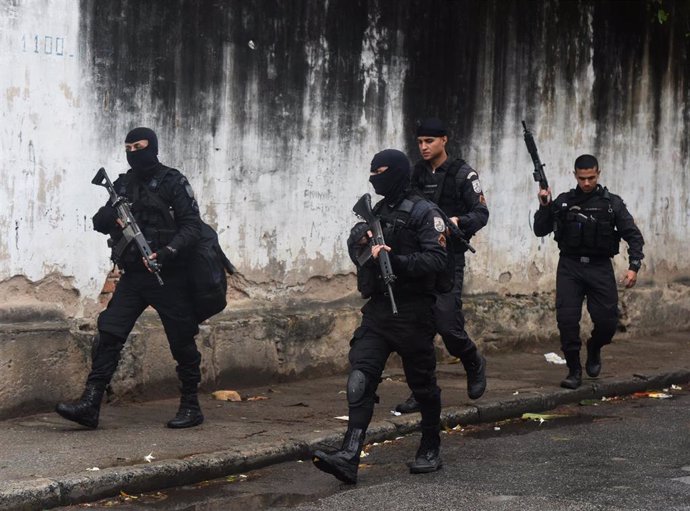 Archivo - Efectivos de la Policía Militar brasileña en un operativo en Río de Janeiro en una imagen de archivo