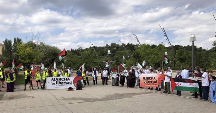 Concentración en apoyo al pueblo saharaui frente a las Cortes de Castilla y León.