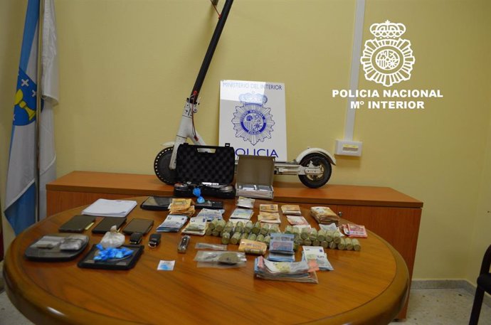 Efectos intervenidos a cinco integrantes de un clan familiar detenidos por tráfico de drogas en Ourense.