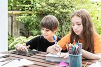 Trucos para sobrellevar los deberes de verano por edades