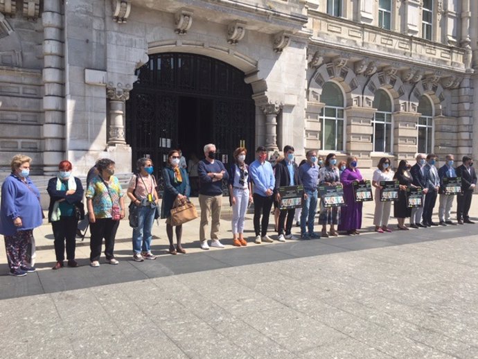 Minuto de silencio en Santander por las víctimas de violencia de género. Archivo