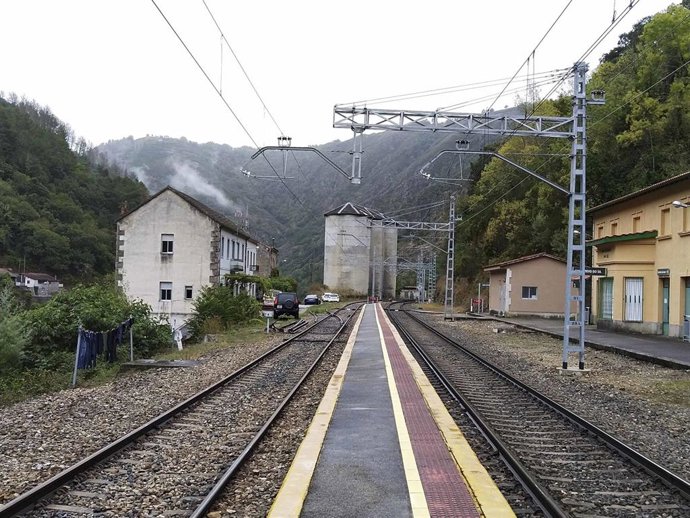 Archivo - Estación de San Estevo do Sil (andén central)