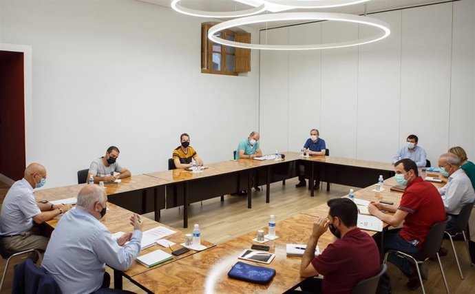 Reunión mantenida en el Palacio de Navarra con alcaldes de la zona de Itoiz