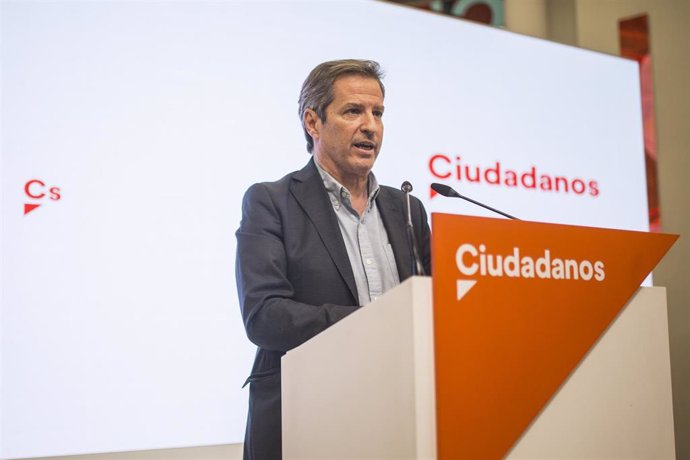 Archivo - El vicesecretario general de Ciudadanos, Daniel Pérez Calvo, en una rueda de prensa en la sede del partido en Madrid.