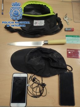 Efectos intervenidos a un joven investigado por robos con violencia