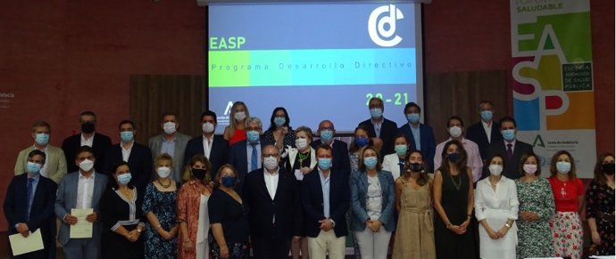 Archivo - Treinta profesionales finalizan el Programa de Desarrollo Directivo del SAS que realiza la EASP