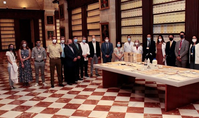 Homenaje del Archivo General de Indias a Correos por su labor durante la pandemia.