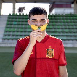 Plátano de Canarias ficha a Pedri para su campaña durante la Eurocopa