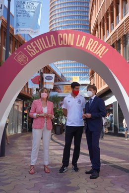 CaixaBank inaugura una muestra dedicada a la Selección española de fútbol en Torre Sevilla