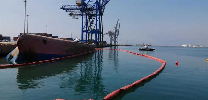 Familiares del estibador desaparecido piden que se reflote el barco