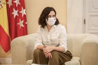 Ayuso pide a Vox que recapacite antes de unirse "otra vez" a la izquierda e impulsar una comisión sobre residencias