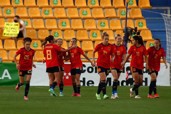 Las jugadoras de la selección española femenina celebran uno de sus goles en el amistoso ante Bélgica