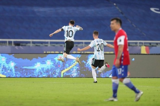 Leo Messi celebrando su gol en el Argentina-Chile de la Copa América 2021