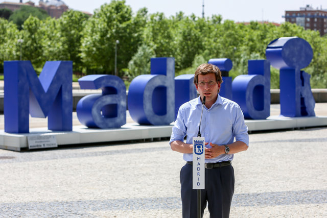 El alcalde de Madrid, José Luis Martínez-Almeida, preside el acto en el que hacen balance de los dos años de gobierno