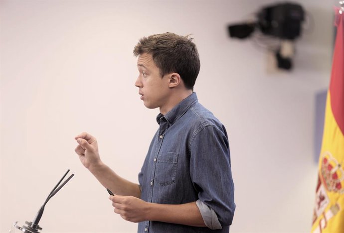 El líder de Más País, Íñigo Errejón, interviene en una rueda de prensa anterior a una Junta de Portavoces, a 15 de junio de 2021, en la Sala Constitucional del Congreso de los Diputados, a 15 de junio de 2021, en Madrid, (España).