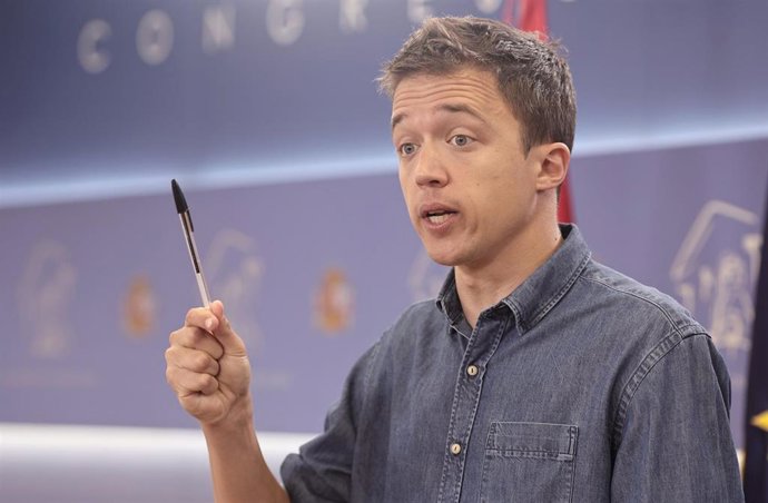 El líder de Más País, Íñigo Errejón, interviene en una rueda de prensa anterior a una Junta de Portavoces, a 15 de junio de 2021, en la Sala Constitucional del Congreso de los Diputados, a 15 de junio de 2021, en Madrid, (España).