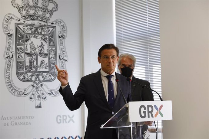 El alcalde de Granada, Luis Salvador, comparece ante los medios para abordar asuntos de actualidadad, a 8 de junio del 2021 
