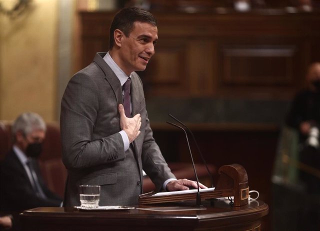 Archivo - El presidente del Gobierno, Pedro Sánchez, en un Pleno del Congreso