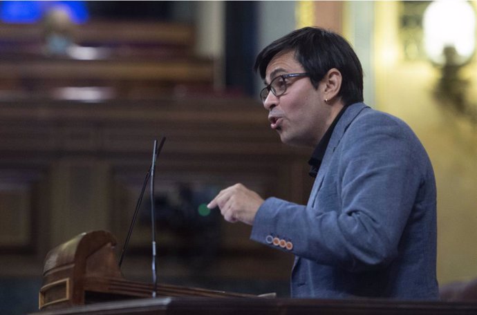 El secretario primero del Congreso y diputado de ECP, Gerardo Pisarello, interviene en una sesión plenaria en el Congreso de los Diputados, a 20 de mayo de 2021, en Madrid, (España). Durante esta sesión se debate, entre otras cuestiones, el real Decreto