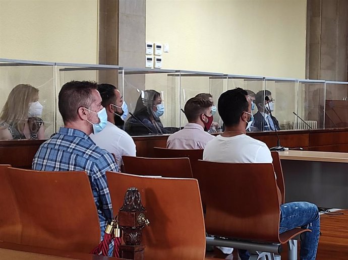 Los acusados en la sala de vistas de la Audiencia de Jaén