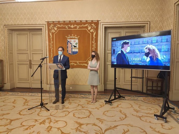 Carlos García Carbayo y Ana Suárez en el balance de los dos años de gobierno conjunto en el Ayuntamiento de Salamanca.