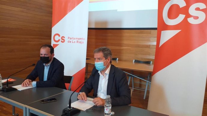 El vicesecretario general de Ciudadanos, Daniel Pérez Calvo, y el coordinador de Ciudadanos en La Rioja, Pablo Baena