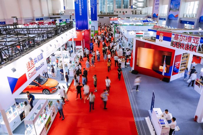 Exhibition scene of the 2nd China-CEEC Expo