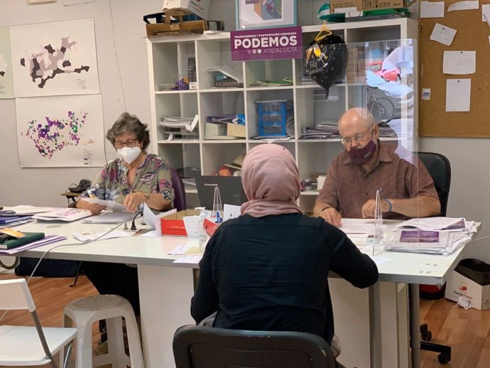 Atención en la sede de Podemos
