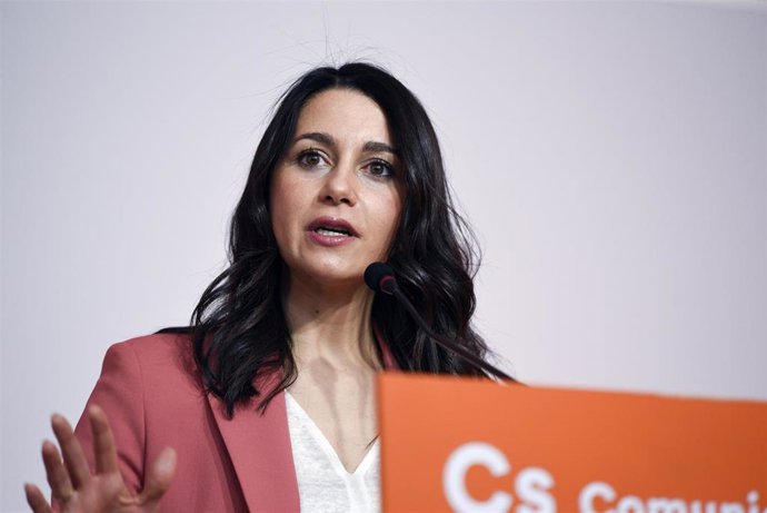 La presidenta de Ciudadanos, Inés Arrimadas, en una rueda de prensa.