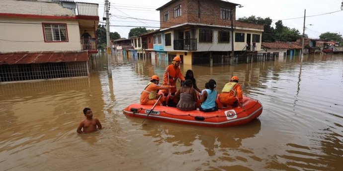 Archivo -    Se decreta la alerta roja en 28 departamentos colombianos tras los deslizamientos de tierra y desbordamientos de ríos que han dejado ya cerca de 6.000 familias damnificadas por la primera temporada de lluvias en el país, que comenzó el pasa