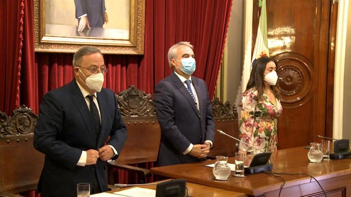 Francisco Javier Fragoso en el pleno extraordinario de renuncia a la alcaldía  de Badajoz