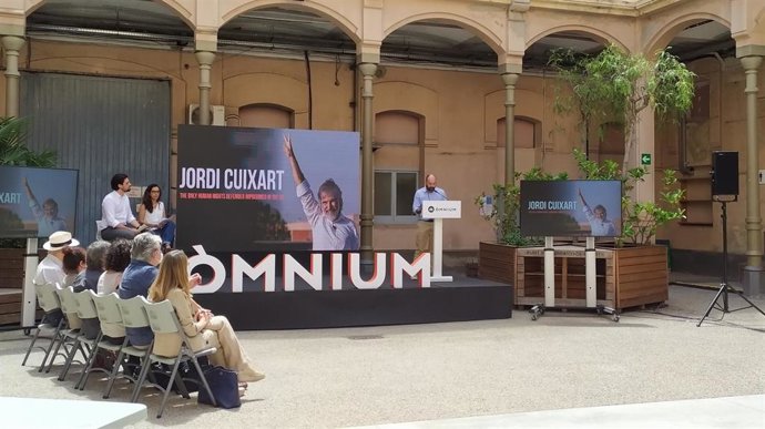 Rueda de prensa de mnium Cultural sobre el recurso de Jordi Cuixart ante el TEDH. En la cárcel Model de Barcelona, el 15 de junio de 2021.