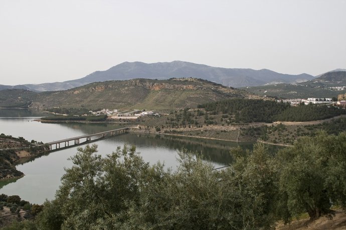 Archivo - Imagen del embalse de Iznájar (Málaga).