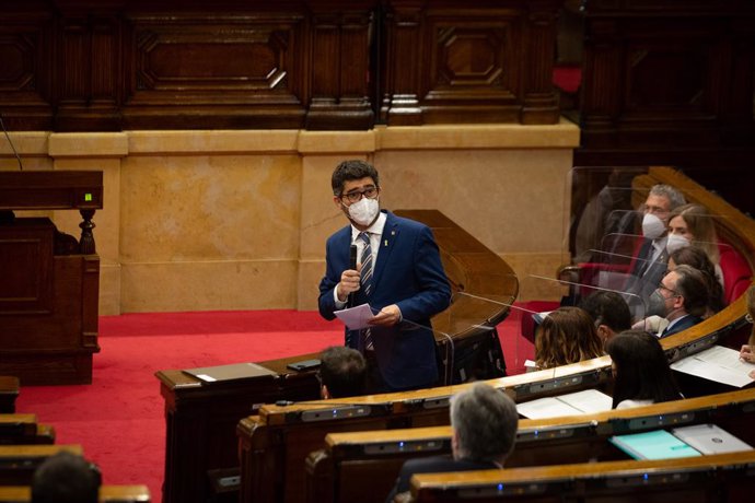 El vicepresidente y conseller de Políticas Digitales y Territorio de la Generalitat, Jordi Puigneró, interviene en la primera sesión de control del nuevo Ejecutivo, a 2 de junio de 2021, en el Parlament de Catalunya, Barcelona, (España). Durante esta se