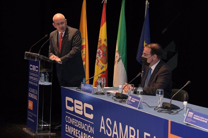 El presidente de la Confederación de Empresarios de Cádiz, Javier Sánchez, durante la Asamblea celebrada en Algeciras.