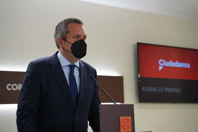 El portavoz de Transporte de Ciudadanos en las Cortes de Aragón, Carlos Ortas.