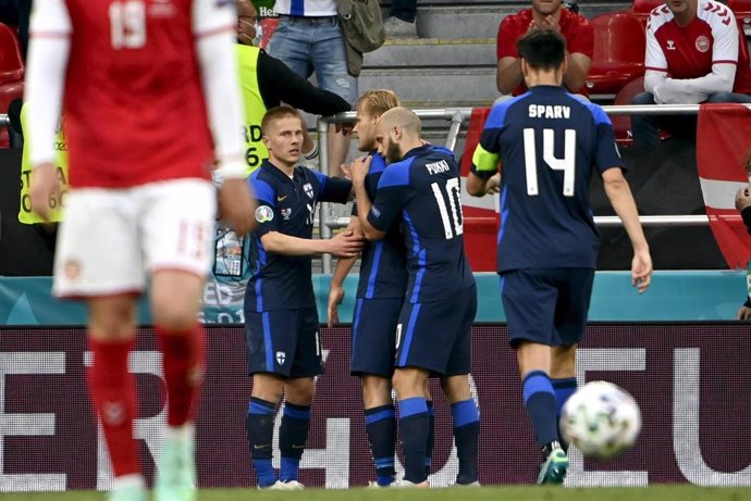 El internacional finlandés Joel Pohjanpalo celebra su gol ante Dinamarca