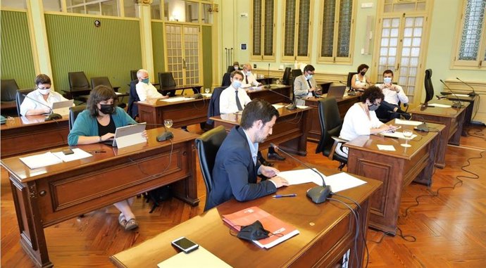 Comisión de Hacienda del Parlament, este martes.