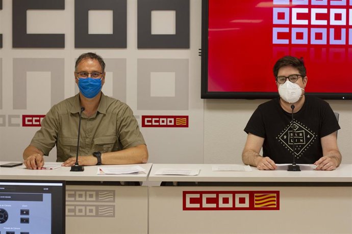 El secretario general de CCOO Enseñanza en Aragón, Guillermo Herraiz, y el secretario de Organización de CCOO Enseñanza Aragón, Andrés Mingueza.