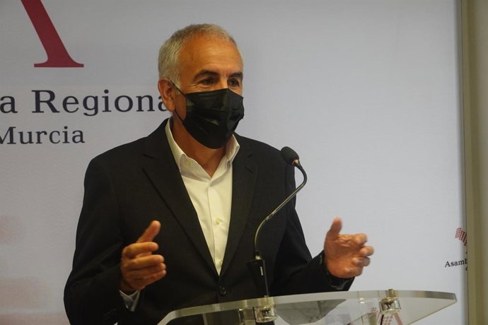 El viceportavoz del Grupo Parlamentario Socialista Alfonso Martínez Baños