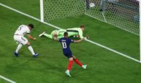 Francia minimiza a Alemania en su debut