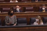 Gamarra ve al Gobierno como el "tonto útil" del independentismo y Calvo replica que el PP está "sometido" a Vox