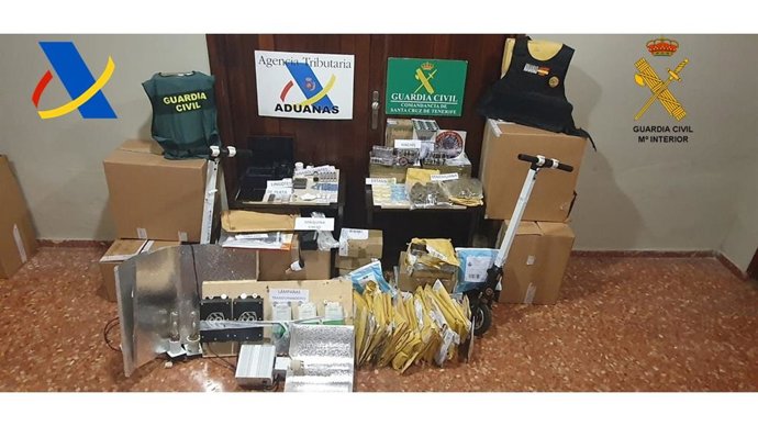 Material requisado en una operación 'anti droga' con cuatro detenidos en el sur de Tenerife