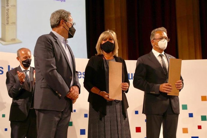 La presidenta de la Diputación de Barcelona, Nuria Marín, en la V Noche de las Infraestructuras de Catalunya