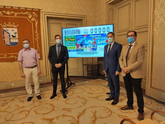 Presentación en Salamanca del cupón de la ONCE del 17 de junio dedicado a la hostelería.